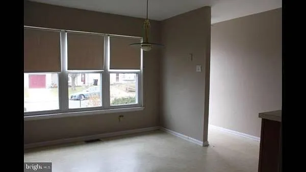24 Blue Jay Dr — Photo 3