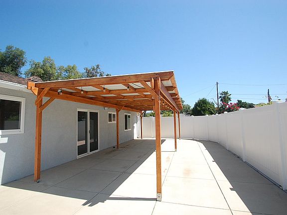 5th image of 740 Calle Nogal