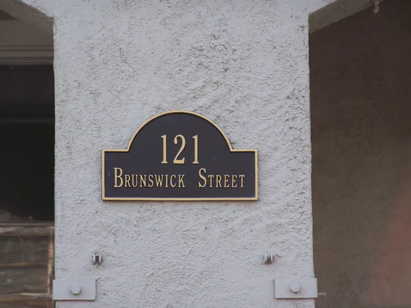 121 Brunswick St, Rochester, NY 14607