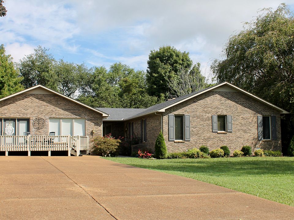 1st image of 171 Woodcrest Dr