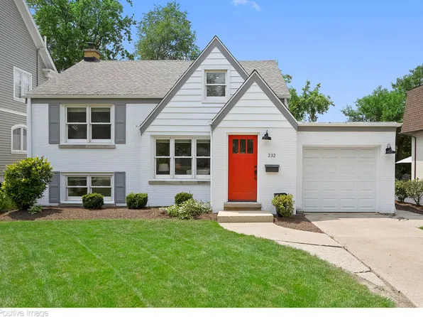 232 Holmes Ave, Clarendon Hills, IL 60514