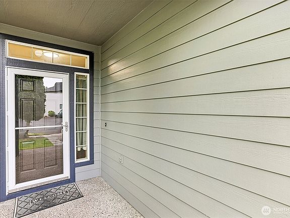 4th image of 4304 NE 57th Place