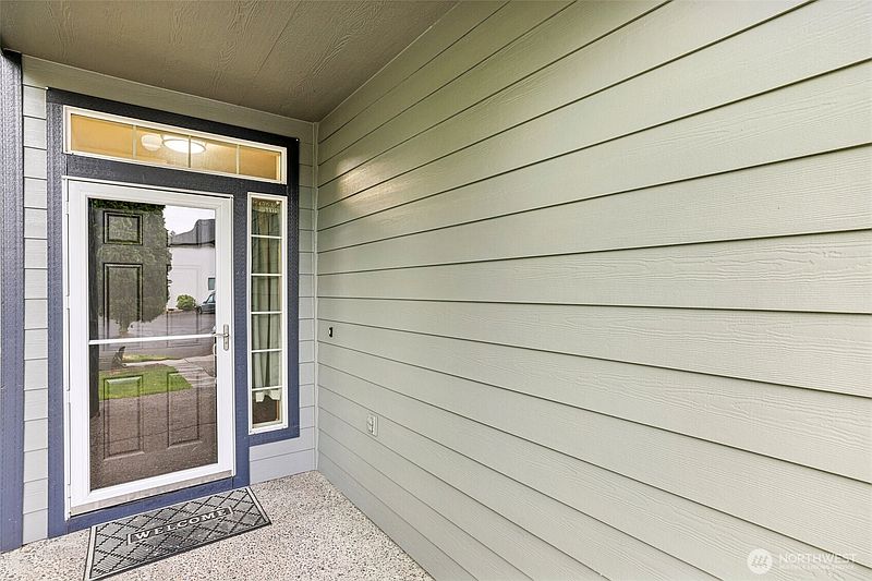 4th image of 4304 NE 57th Place