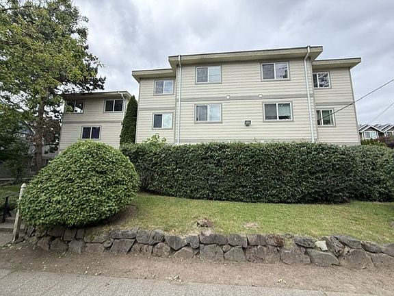 4th image of 301 26th Ave S #4
