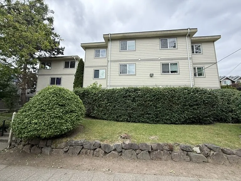 301 Apartments — Photo 1