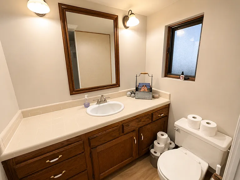 7985 Douglas Dr — Photo 16