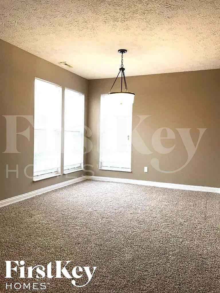 3 bed, 2.0 bath, 1687 sqft, $1,765 — Photo 4