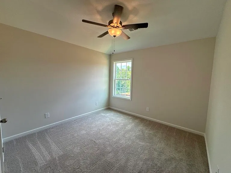826 Tiger Dr — Photo 19