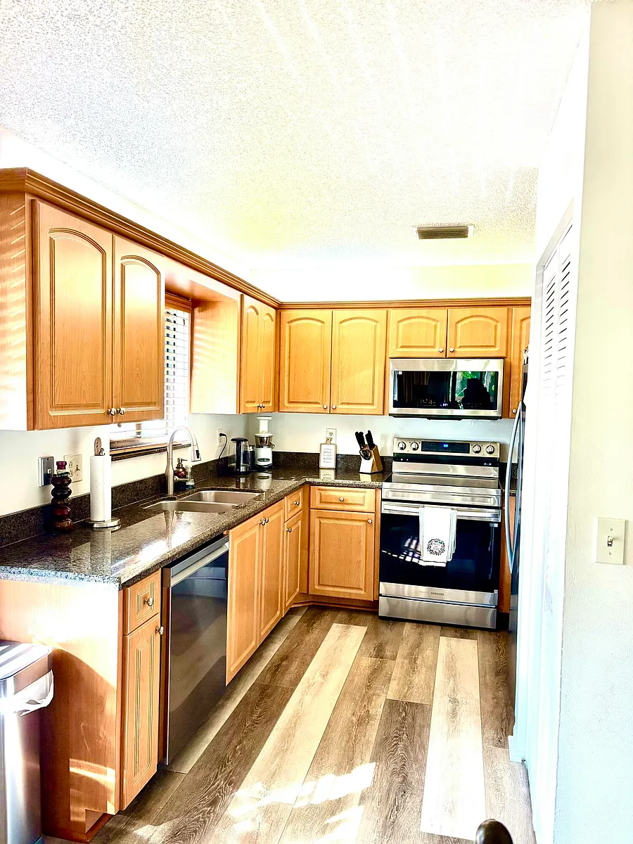 Building Photo - 159 NW 70th St #518