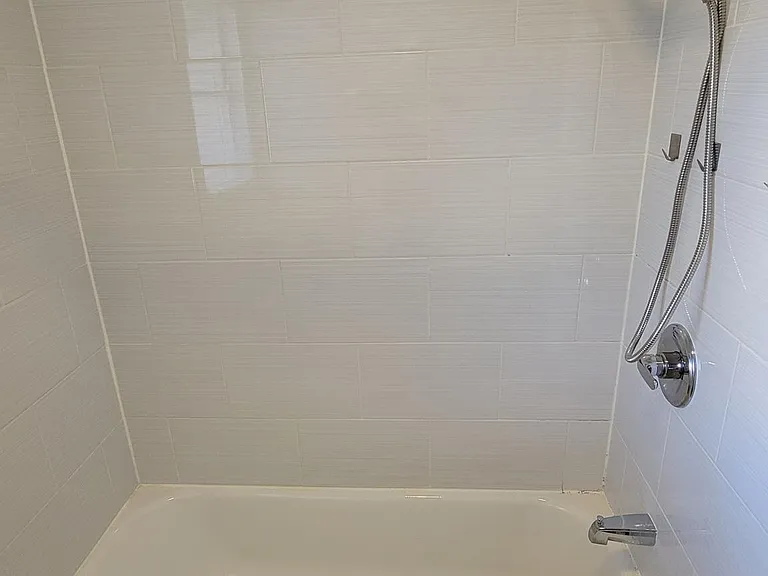402 W Odell St — Photo 13