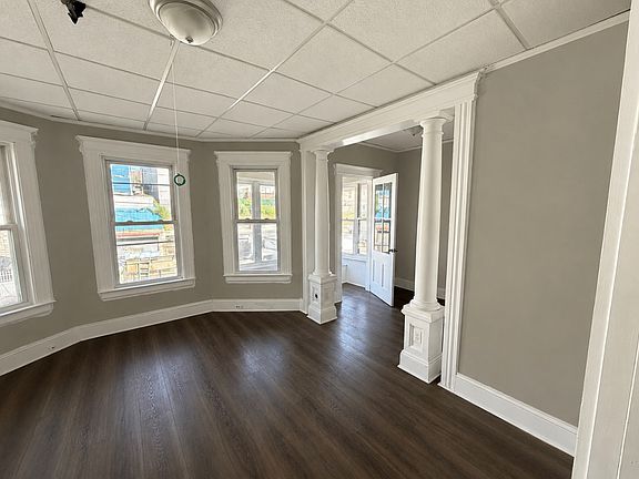 3rd image of 127 Oraton St Floor 2