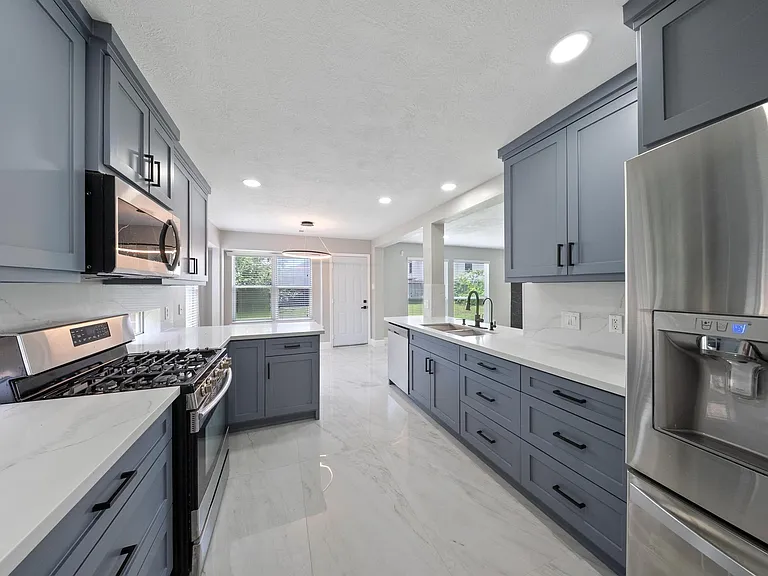 8311 Sierra Hill Ct — Photo 13