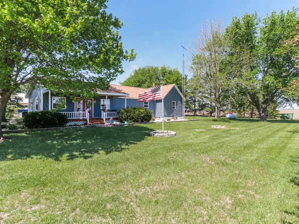 2463 Red Tail Hawk Rd, Clinton, IL 61727
