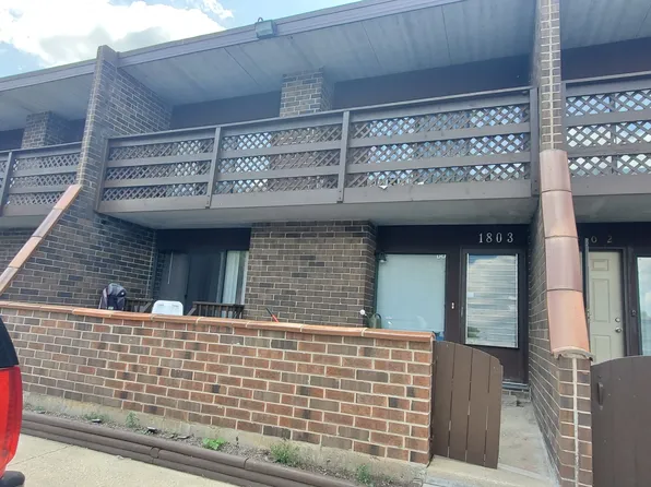 1803 Kenneth Cir, Elgin, IL 60120