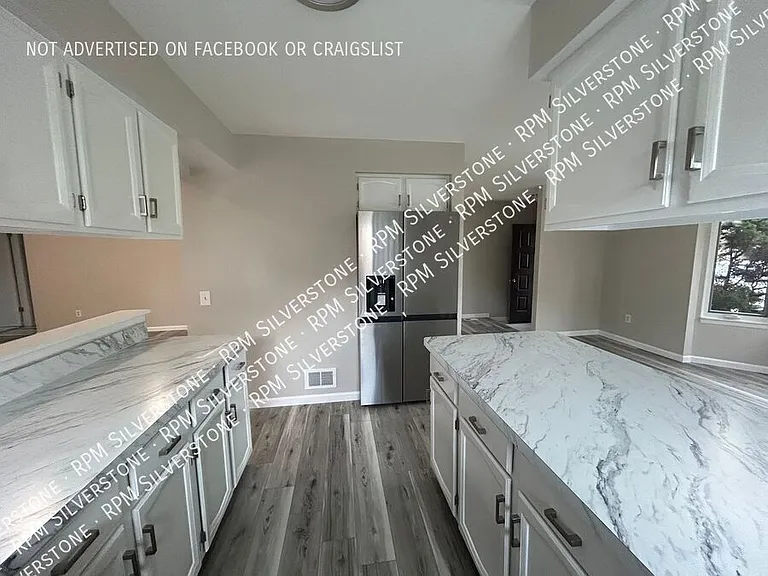 39247 Iris Ct — Photo 2