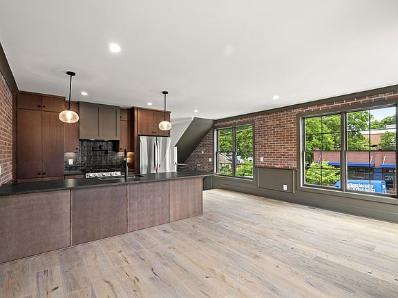 5th image of 1701 Portland Ave #A