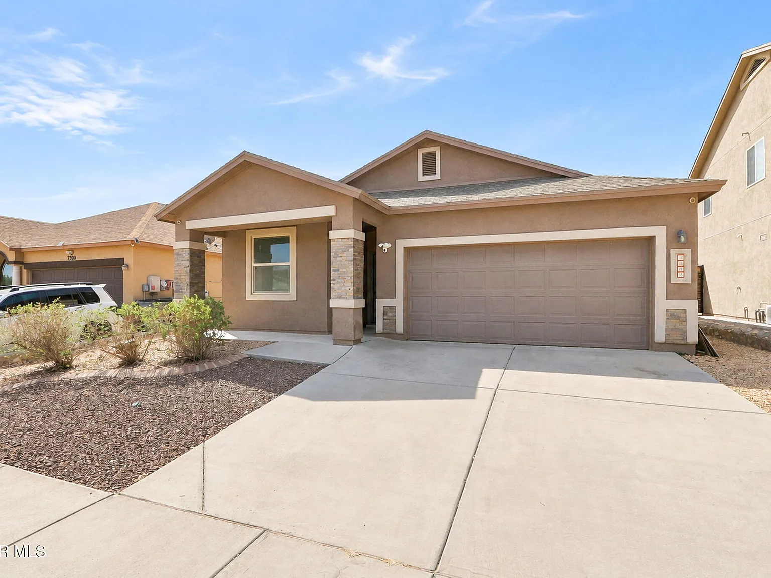 4 bed, 2.0 bath, 1668 sqft, $2,075 — Photo 2