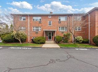 73 Walnut St APT 1, Newton, MA 02460
