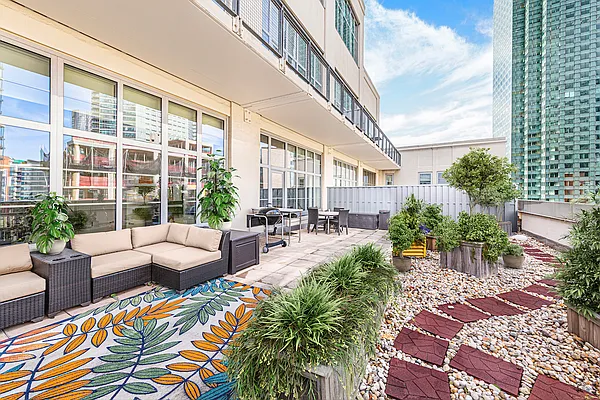 Rented by Corcoran | media 15