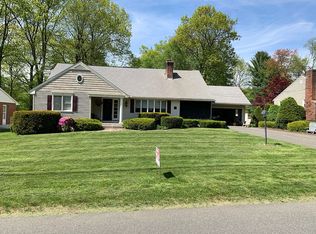 152 E Gooseberry Rd, West Springfield, MA 01089