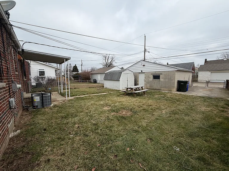676 Butler Ave — Photo 10