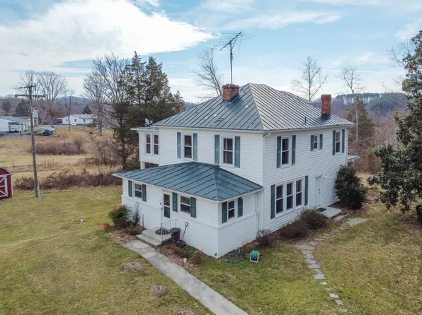 437 Roseland Rd, Roseland, VA 22967