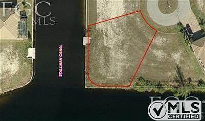 Great Corner Lot on Intersecting Canal