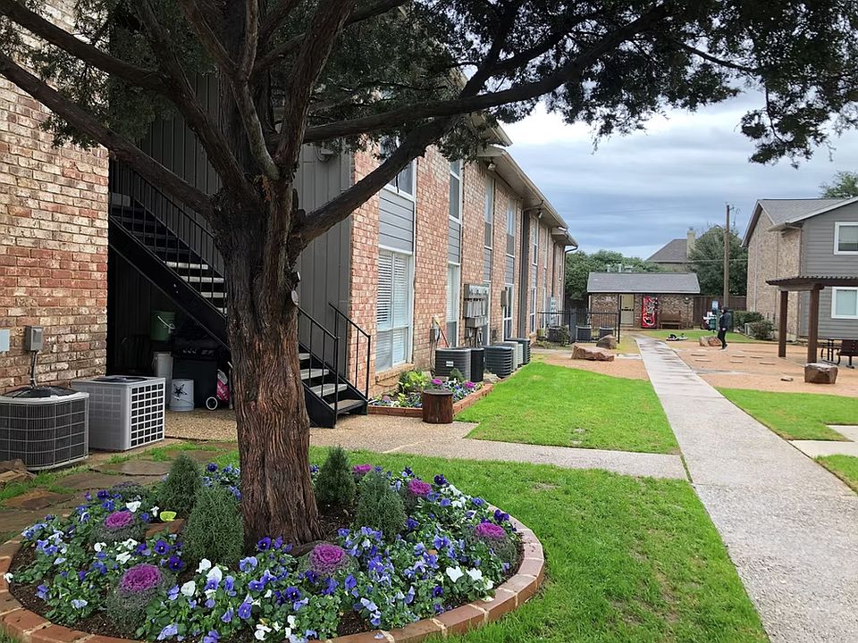 Welcome home to Ridge Crest Apartments _ a charming boutique community tucked away in beautiful Grapevine, TX.