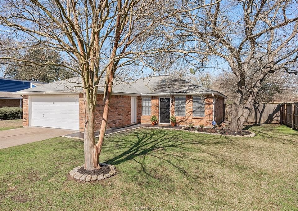 1st image of 915 San Saba Dr
