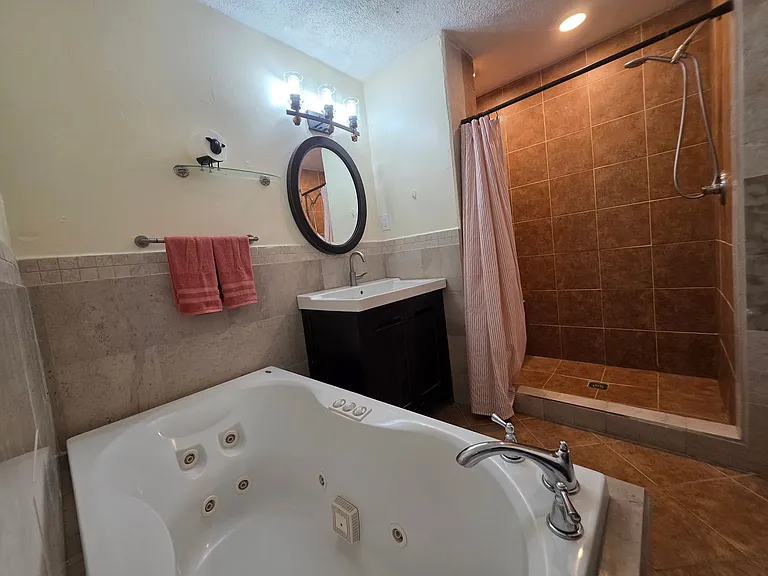 208 Pine Cone Trl — Photo 41
