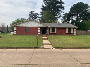 805 Bluebird Ln, Wake Village, TX 75501