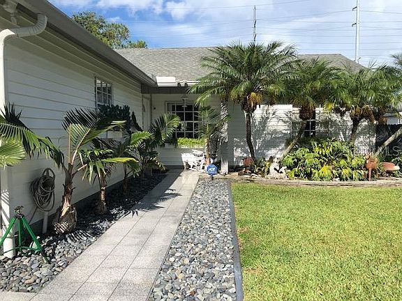 3rd image of 70 Squire Ct