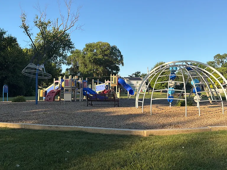 37235 N Hillside Dr — Photo 18