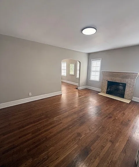 483 Peronneau St — Photo 3
