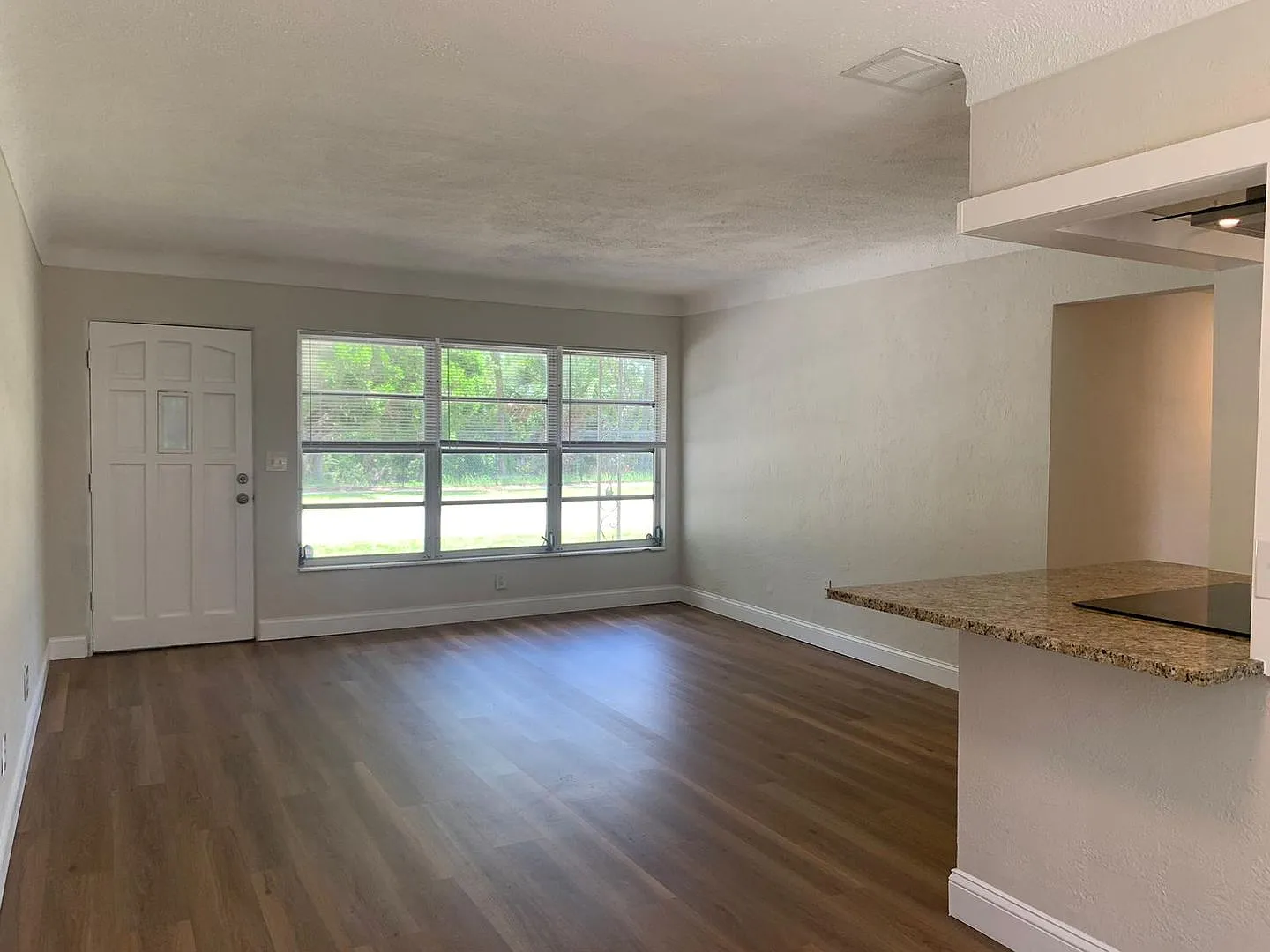 3 Bedroom 2 Bath Ranch Style Home in Central Gulfport — Photo 3
