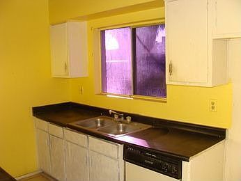 4th image of 5555 W Wilshire Dr