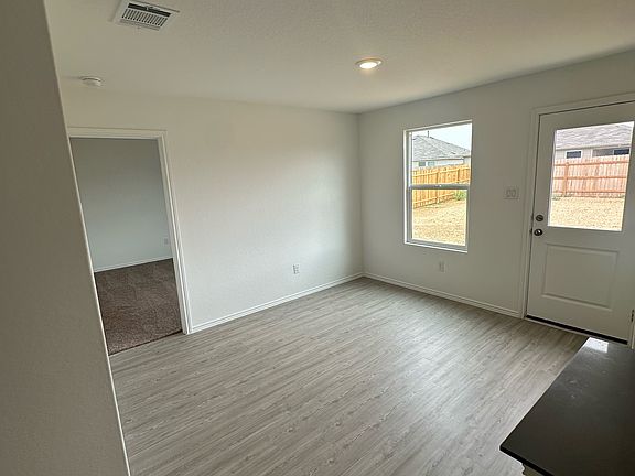 3rd image of 326 Butterfly Rose Dr
