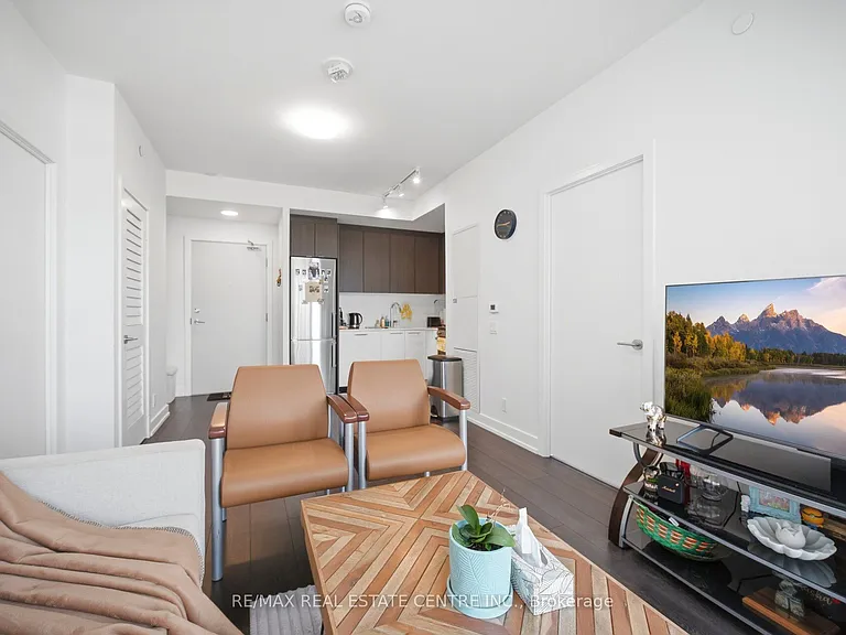 225 Veterans Dr #607 — Photo 11