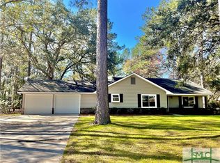 561 Davis Rd, Richmond Hill, GA 31324