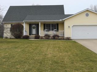 644 Cobblestone Dr, Amherst, OH 44001