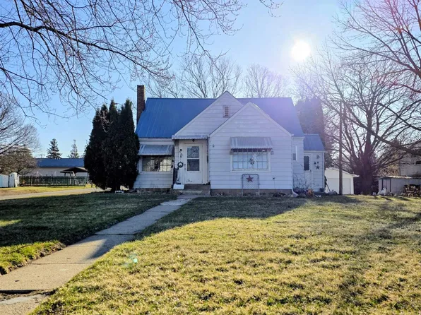 233 Main St, Colesburg, IA 52035