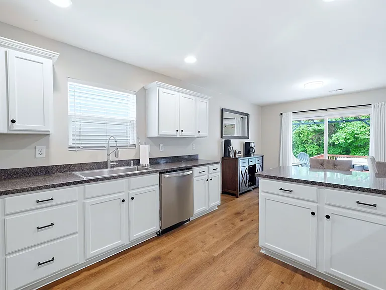 1002 Mearn Rd — Photo 10
