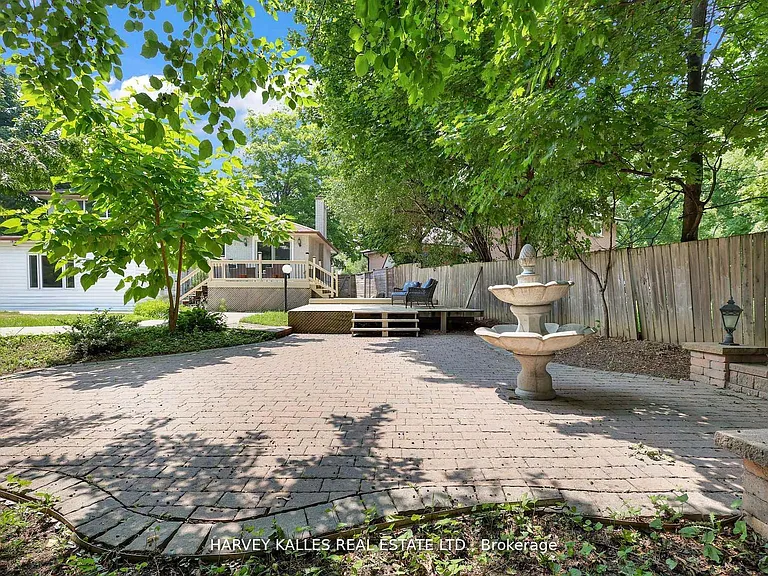 16 Wedgeport Pl — Photo 28