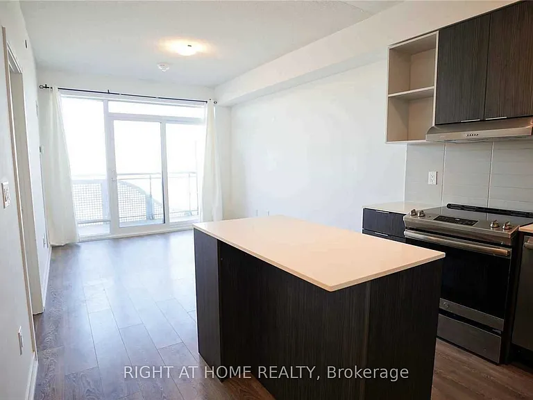 2520 Eglinton Ave W #1713 — Photo 6