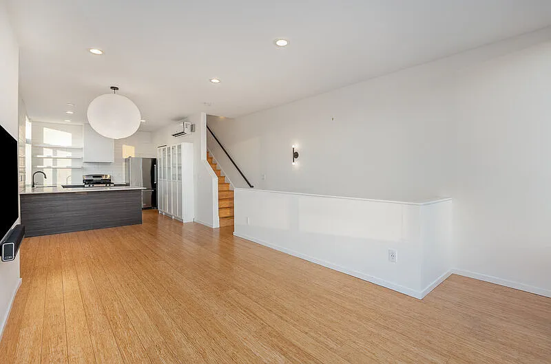 2 bed, 2.5 bath, 1544 sqft, $4,000 — Photo 3