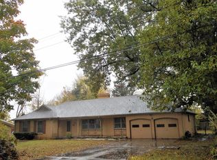 1943 S Glencrest Ave, Springfield, MO 65804