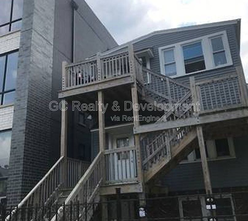 1st image of 3053 W Lyndale St #1