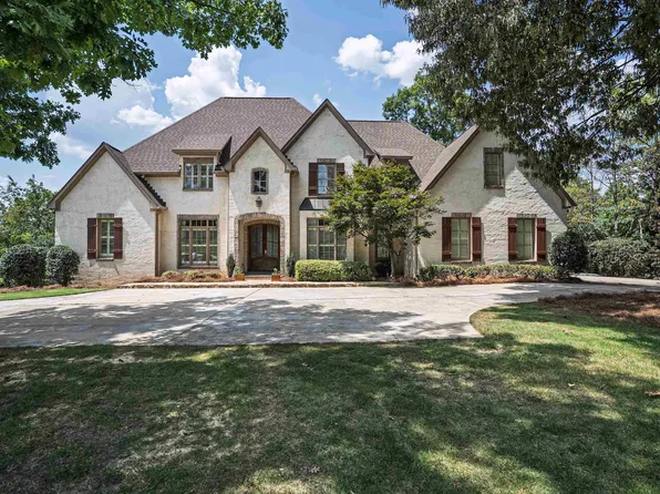 2000 Lake Heather Dr, Birmingham, AL 35242