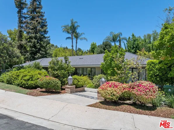 4642 Cerrillos Dr, Woodland Hills, CA 91364