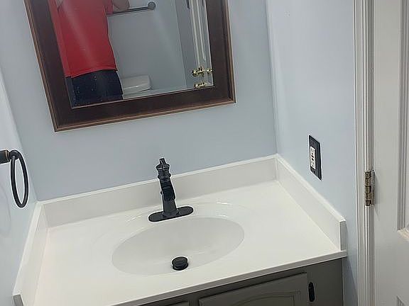5th image of 5910 Mayflower Ct